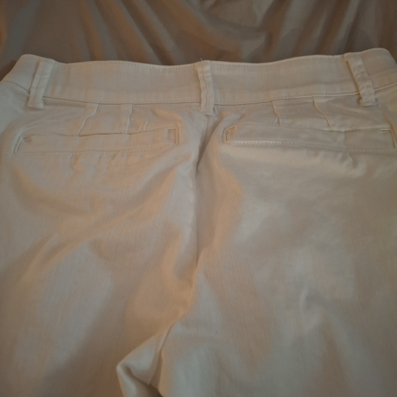 Democracy Women's White Cropped Cargo Denim Jeans - Picture 11 of 11